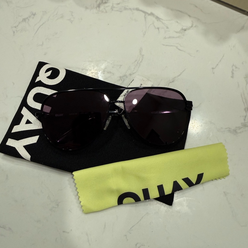 QUAY HIGH KEY EXTRA LARGE BLACK/AMETHYST AVIATORS Sunglasses - Picture 6 of 7